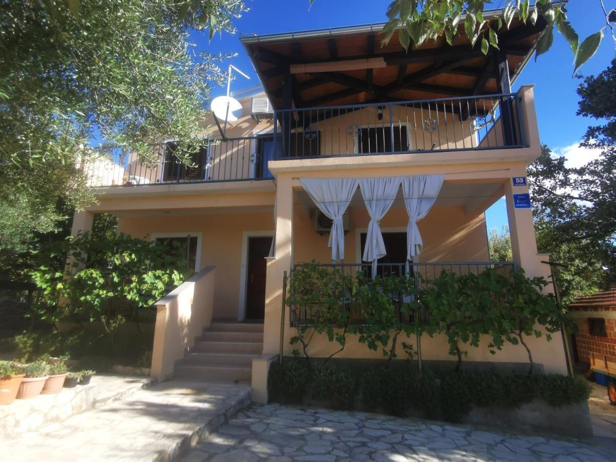 Park Apartment Pridraga Exterior photo